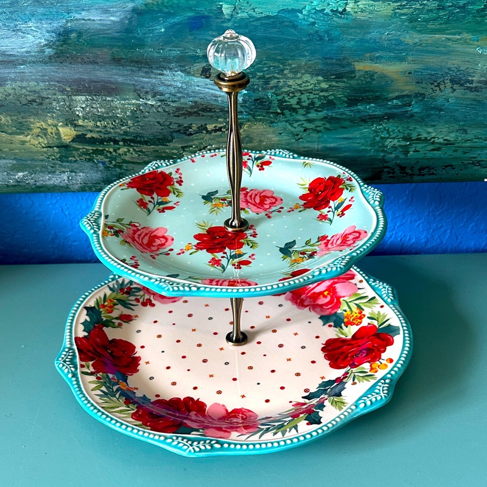 A Pioneer Woman Cheerful Rose 2-Tiered Server beautiful colors